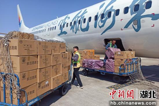 三峡机场“十一”黄金周保障旅客超6万人次，运输高效助力出行高峰